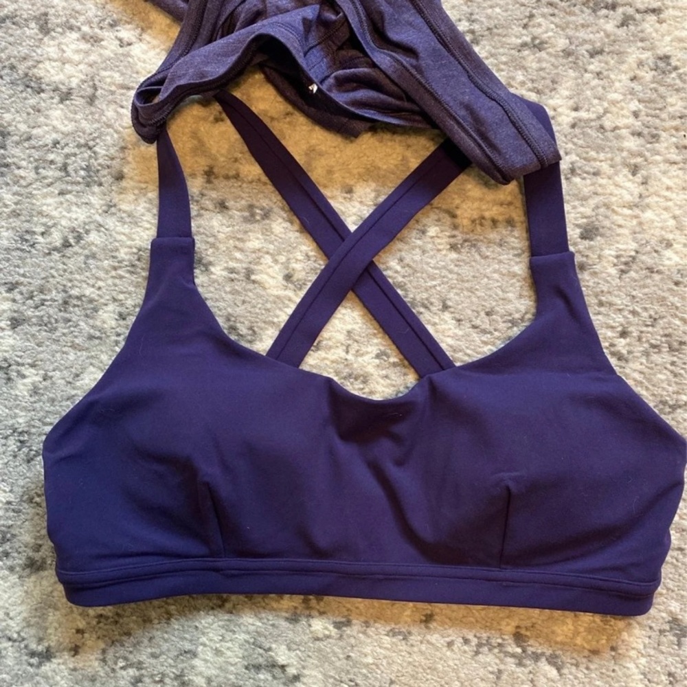 Lulu Lemon Top built in sports bra, size 12 - Picture 3 of 4